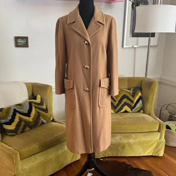 Elegant Tan Camel Hair Coat - Picture 1 of 13